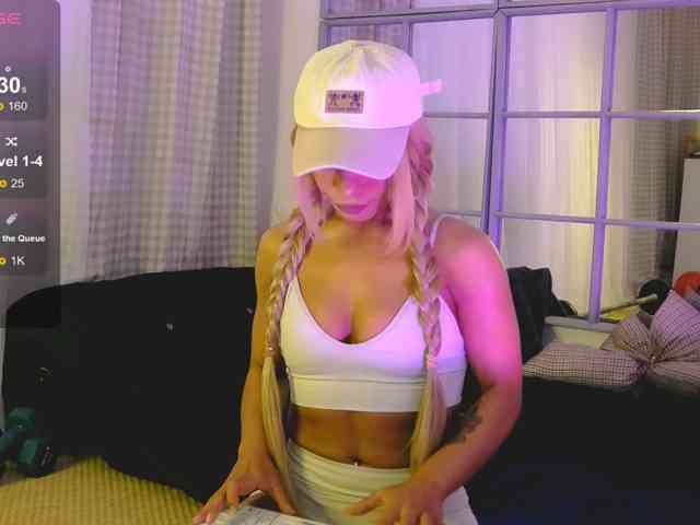 SarahRaiynex webcam
