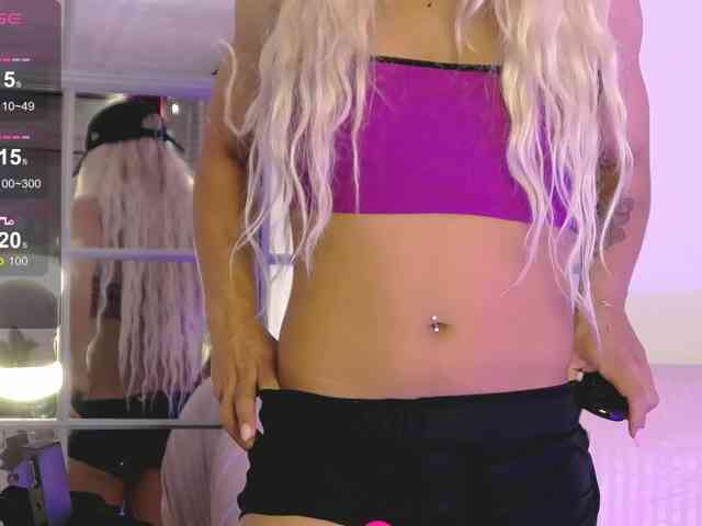SarahRaiynex webcam