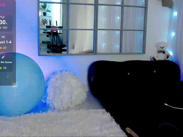 SarahRaiynex webcam