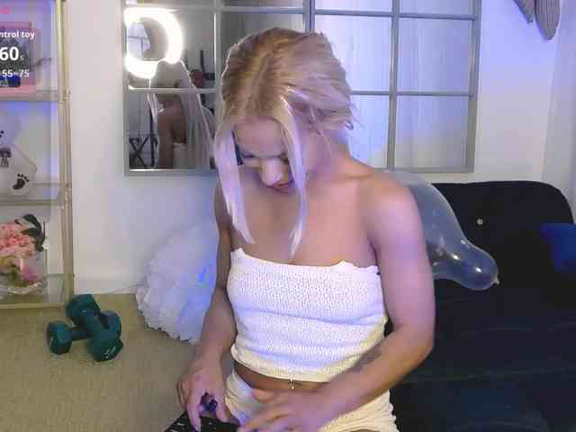 SarahRaiynex webcam