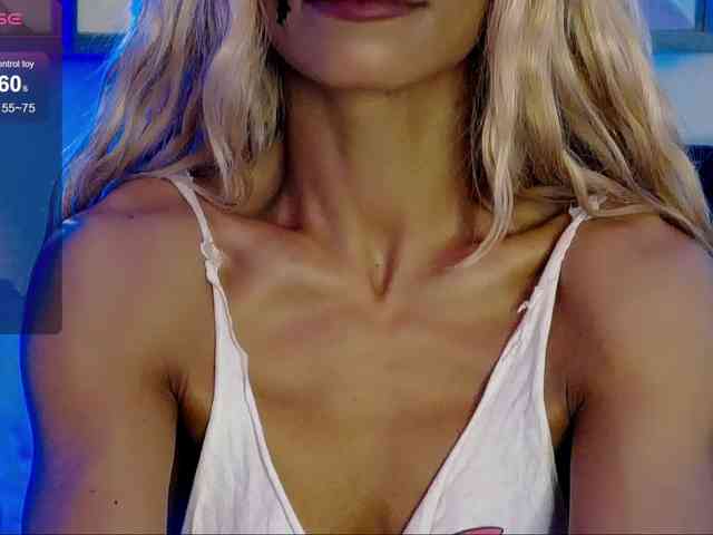 Ten model jest teraz na żywo. SarahRaiynex