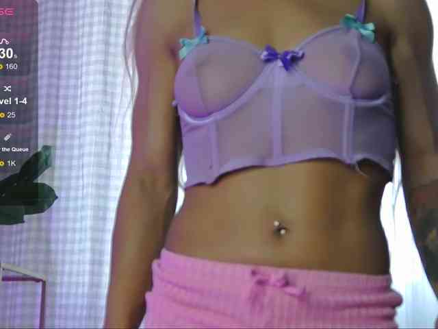 SarahRaiynex webcam