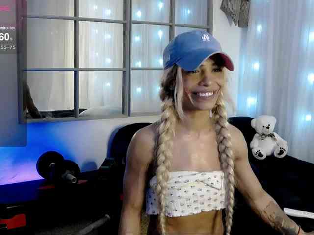 SarahRaiynex webcam