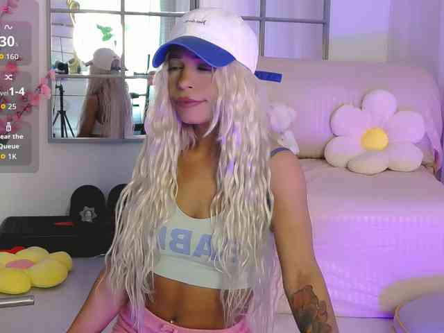 SarahRaiynex webcam