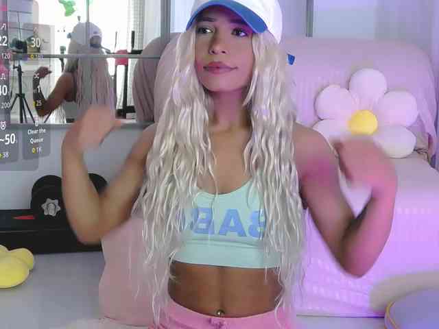 SarahRaiynex webcam