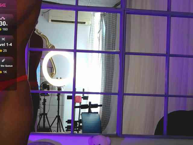SarahRaiynex webcam