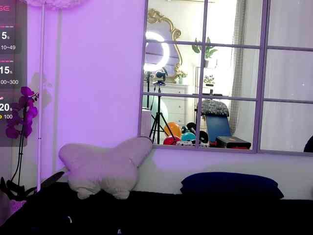 SarahRaiynex webcam