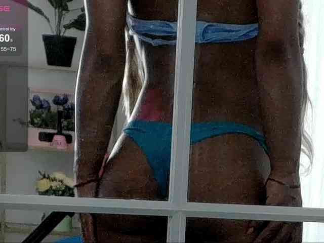 SarahRaiynex webcam