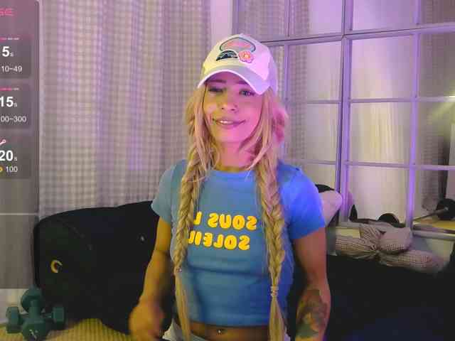SarahRaiynex webcam