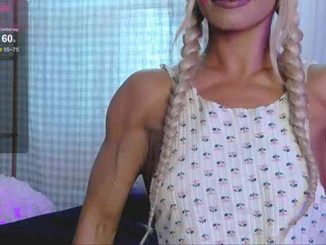 SarahRaiynex webcam