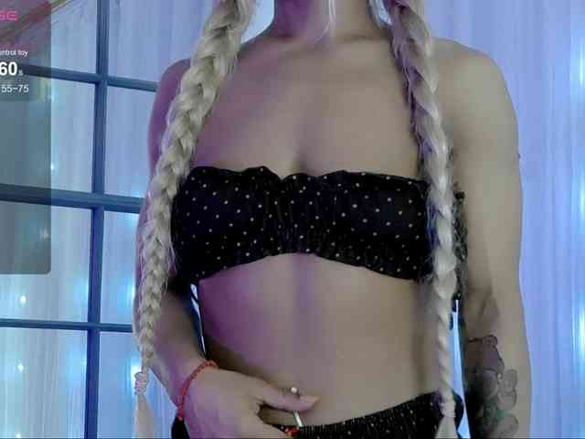 SarahRaiynex webcam