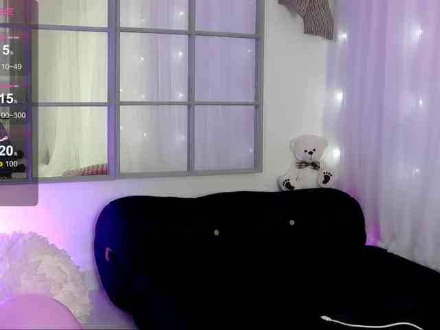 SarahRaiynex webcam