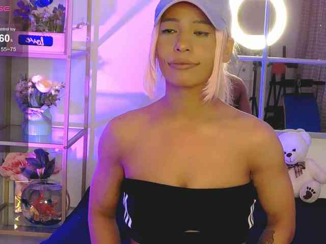 SarahRaiynex webcam