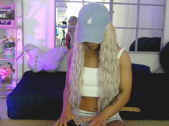 SarahRaiynex webcam