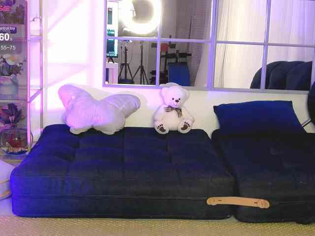 SarahRaiynex webcam