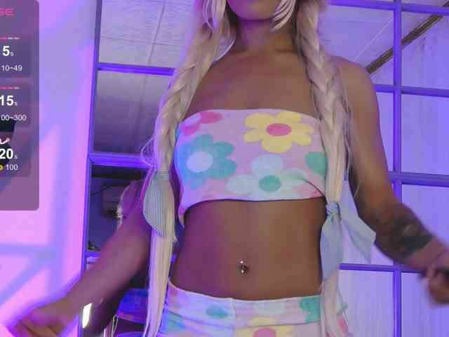 SarahRaiynex webcam