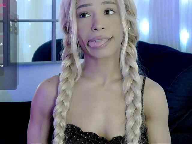 SarahRaiynex webcam
