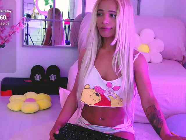 SarahRaiynex webcam