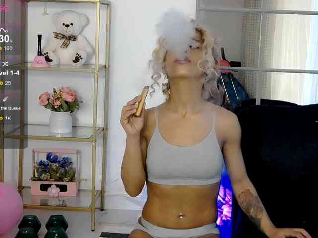 SarahRaiynex webcam