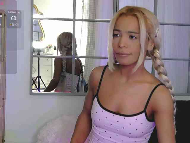 SarahRaiynex webcam