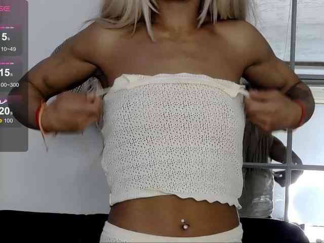 SarahRaiynex webcam