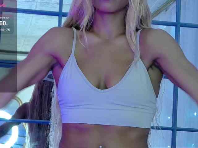 SarahRaiynex webcam