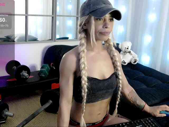 SarahRaiynex webcam