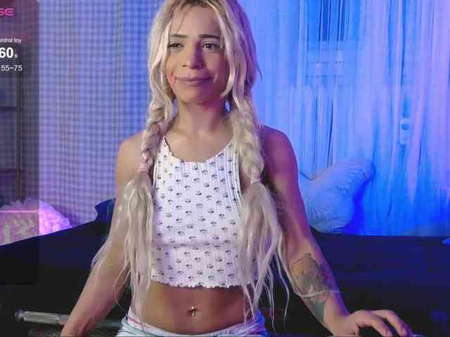 SarahRaiynex webcam