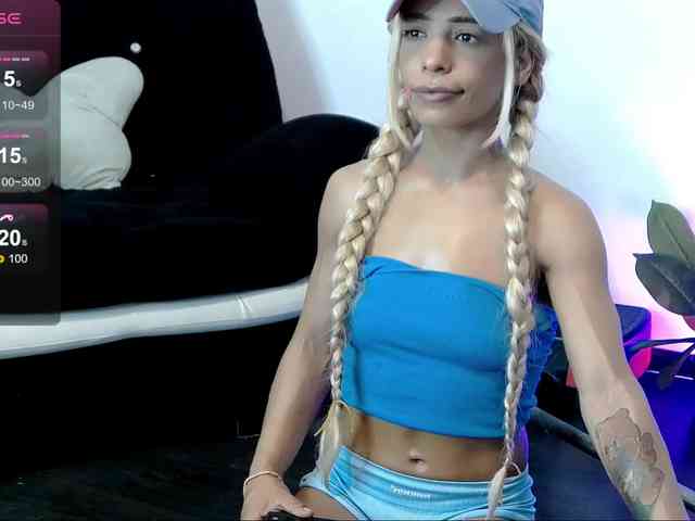 SarahRaiynex webcam