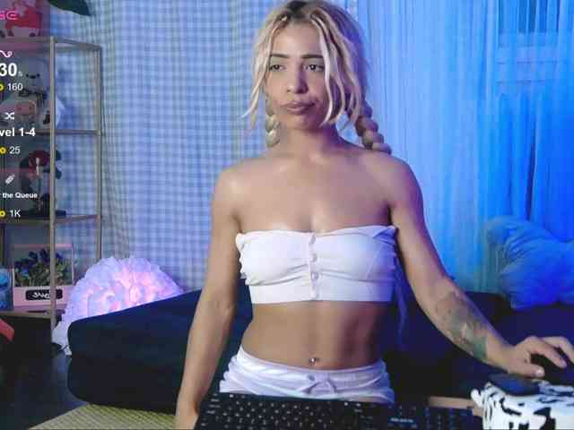 SarahRaiynex webcam