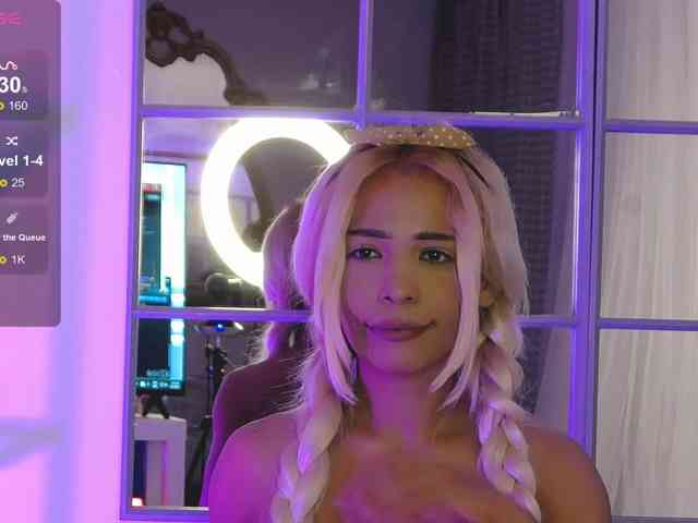 SarahRaiynex webcam
