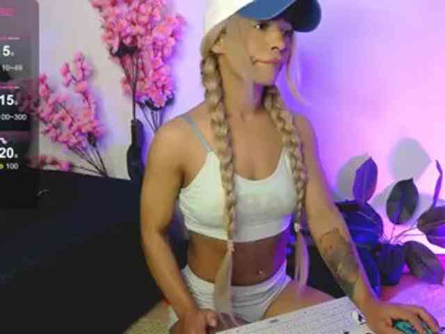 SarahRaiynex webcam
