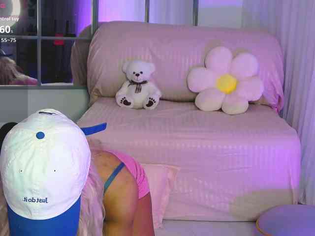 SarahRaiynex webcam