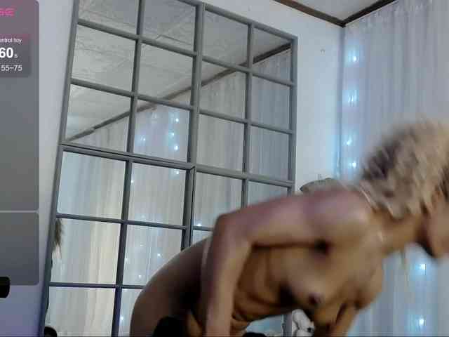 SarahRaiynex webcam