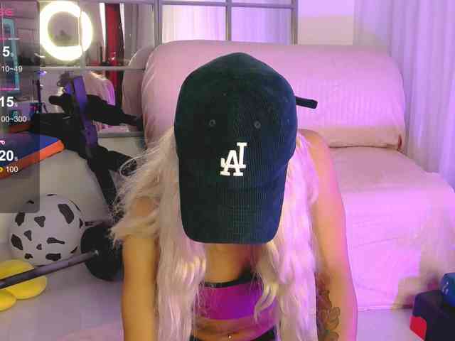 SarahRaiynex webcam
