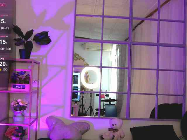SarahRaiynex webcam