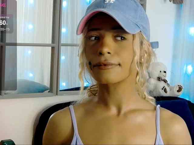SarahRaiynex webcam