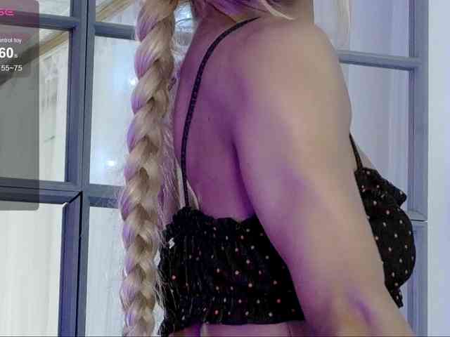 SarahRaiynex webcam