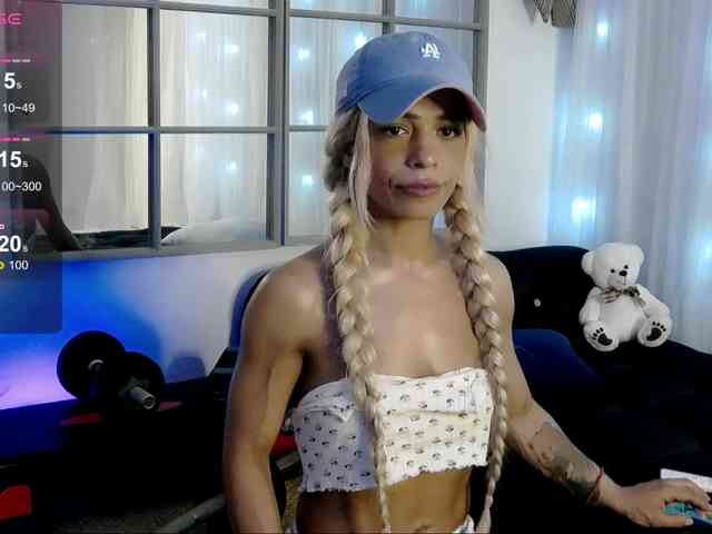 SarahRaiynex webcam