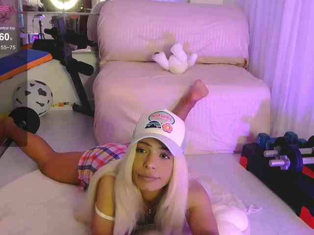 SarahRaiynex webcam