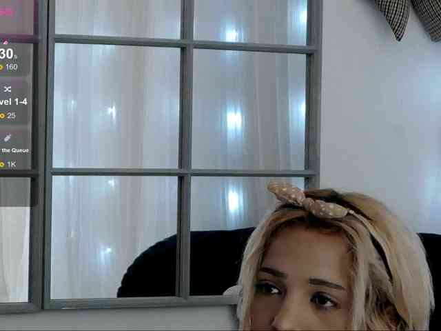 SarahRaiynex webcam