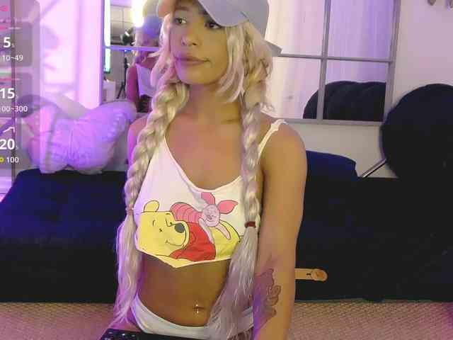 SarahRaiynex webcam