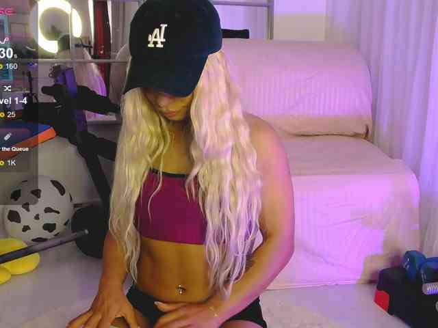 SarahRaiynex webcam
