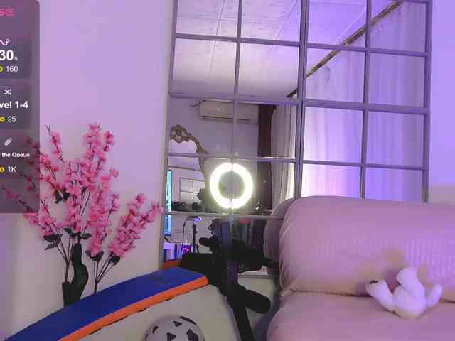 SarahRaiynex webcam
