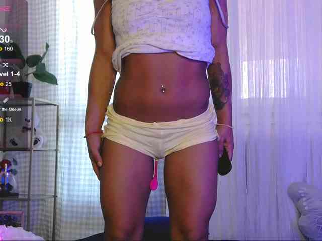 SarahRaiynex webcam