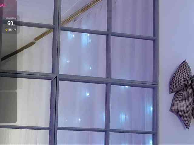 SarahRaiynex webcam