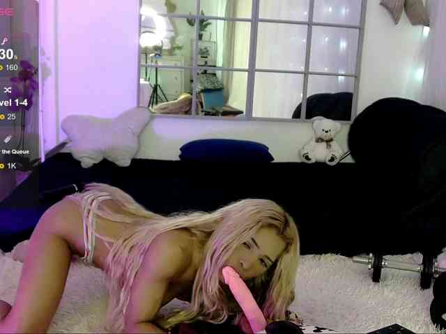 SarahRaiynex webcam