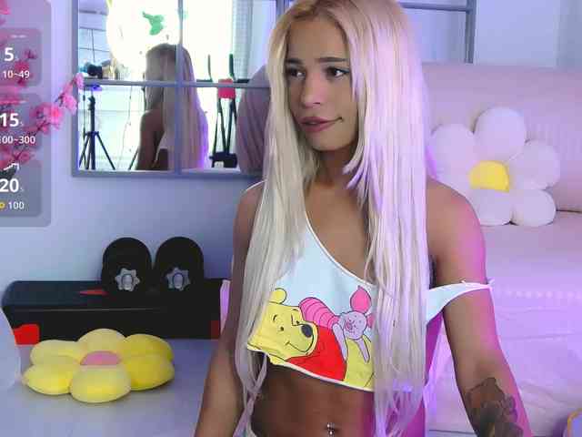 SarahRaiynex webcam