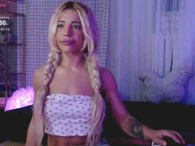 SarahRaiynex webcam