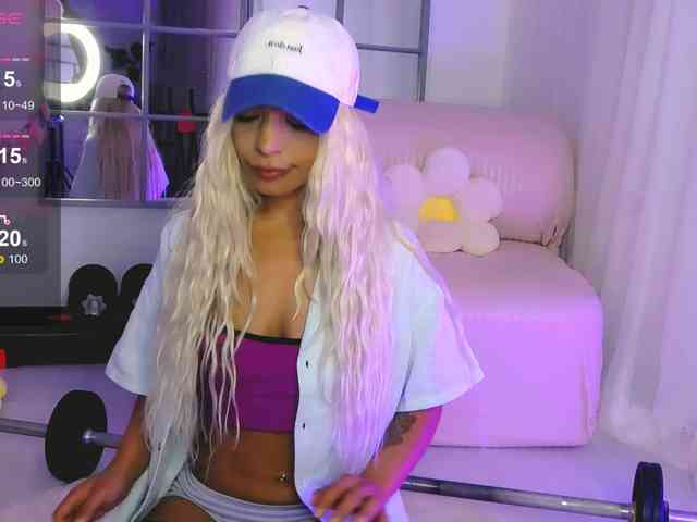 SarahRaiynex webcam